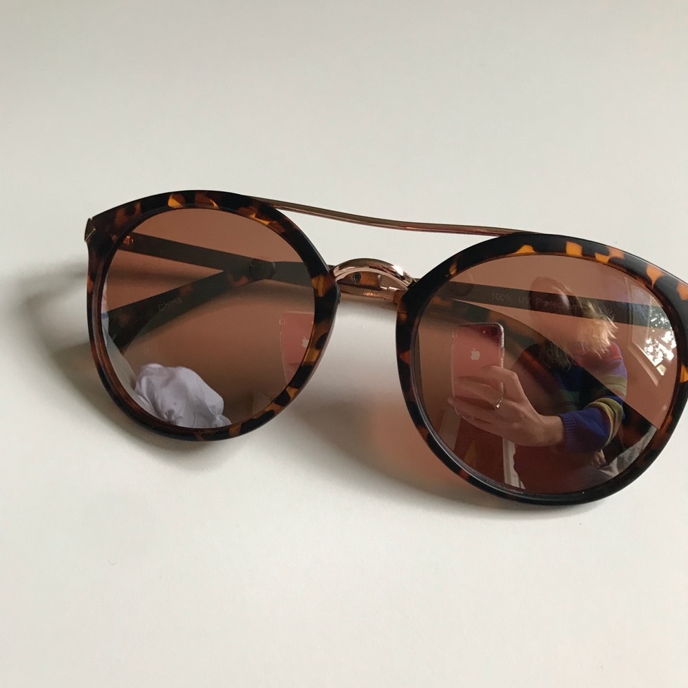 Tortoise Aviator  Sunglasses w/ gold detail